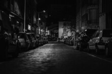 Sessão Fotográfica De Rua Durante A Noite