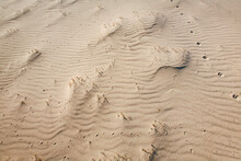 Dettaglio Delle Impronte Su  Dune Di Sabbia In Un Deserto