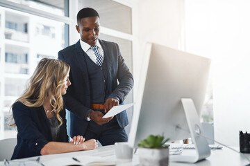Aufkleber - Heres the data Ive compiled as requested. Shot of two businesspeople working together in an office.