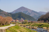 Fototapeta Góry - 日本の岡山県の蒜山高原のとても美しい春の風景