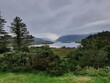 Park mit See und Bergen in Irland