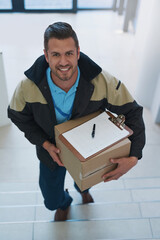 Aufkleber - Our job is only done once youre satisfied. Portrait of a courier making a delivery in an office.