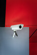 CCTV monitoring obywateli miasta zwiększając bezpieczeństwo na ulicach.