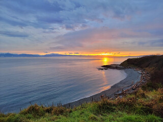 Canvas Print - Beautiful view of the Dallas Road by the sea at sunset, Victoria, BC, Canada