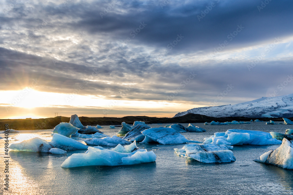 Spectacular glacial lagoon with huge floating icebergs with a winter ...