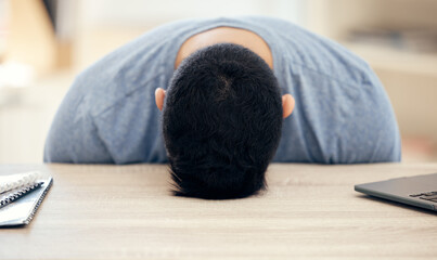 Aufkleber - Putting my head down for a second. Shot of an unrecognizable businessman sleeping at his desk at work.
