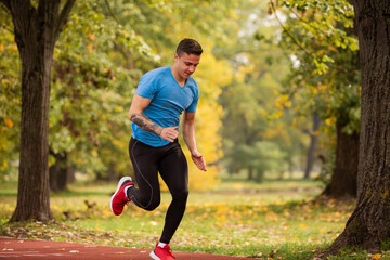 Wall Mural - Running while looking down