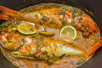 Wall Mural - cari de poissons rouges, spécialité culinaire réunionnaise 