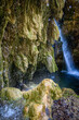 Wasserfall mit Tropfsteinen