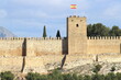 survol de la ville d'Antequera en Andalousie et de son château, province de Malaga