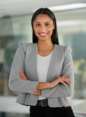 Aufkleber - I work hard for what I want. Portrait of a young businesswoman working in a modern office.