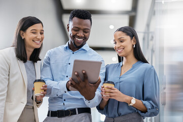 Poster - They encourage me, share ideas, and get me motivated. Shot of three businesspeople discussing something on a digital tablet.