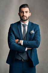Aufkleber - I dont accept ant anything but the best. Studio portrait of a stylishly dressed and confident young businessman posing against a grey background.