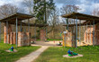 Kinderspielplatz am früheren Fasaneriehaus im Schlosspark von Putbus, Insel Rügen,