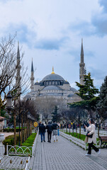 Le parc de Sultan Ahmet est en fait une grande place de verdure et de fleurs séparant Sainte-Sophie et la mosquée bleue