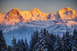 Eiger, Mönch und Jungfrau bei Sonnenuntergang in der Winterzeit