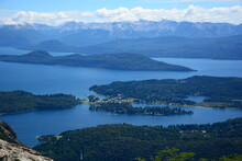Vista Del Lago Nahuel Huapi Desde El Cerro Lopez En Bariloche, Argentina