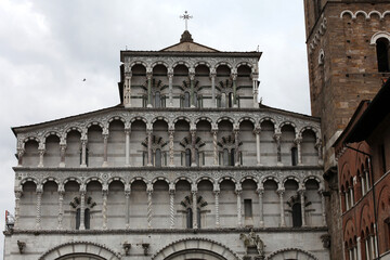 Canvas Print -  Lucca - view of St Martin's Cathedral facade