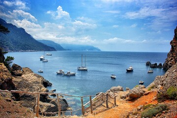 Wall Mural - Cala con barcos isla