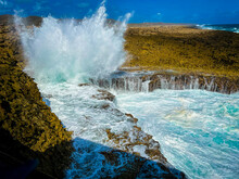 Boka Pistol Waves Pounding Into The Inlet At Shete Boka National Park In Curacao
