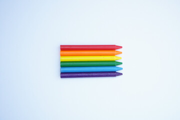 crayons de couleurs 