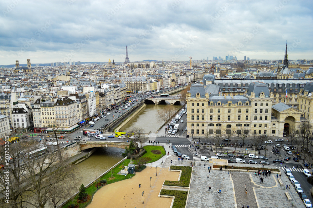 Photo Stock ノートルダム大聖堂から見たフランスの景色 | Adobe Stock
