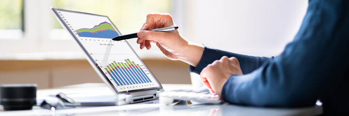 Poster - KPI Data Business Dashboard On Laptop