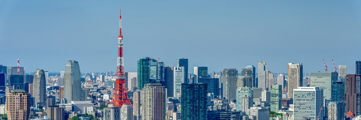  Ultra wide banner image of Tokyo city view at daytime.