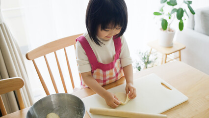 Sticker - 料理をする子供（育児・子育て・4歳・お手伝い）