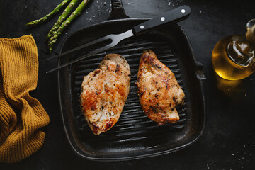 Canvas Print - Tasty chicken breast with vegetables