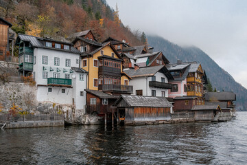 Wall Mural - Hallstatt village in mountainous Salzkammergut region, Austria