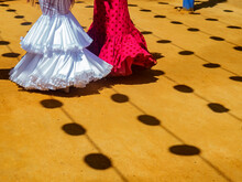 Trajes De Flamenca En La Feria De Abril / In The April Fair Flamenco Dresses. Sevilla