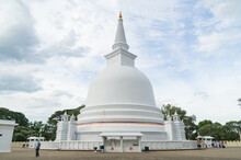 Mahiyangana Raja Maha Viharaya Buddhist Stupa, Sri Lanka