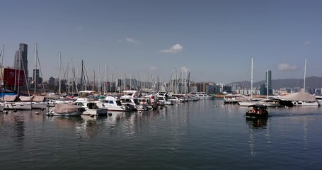 Canvas Print - Yacht club pier in causeway bay