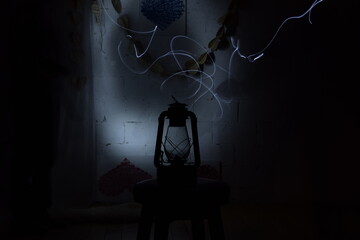 Drawing with light on a photo in the studio