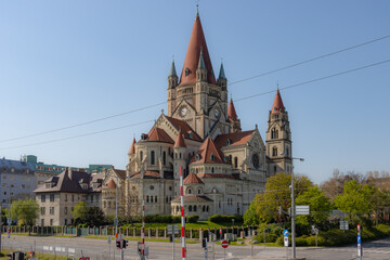 Pfarrkirche zum heiligen Franz von Assisi auch Kaiserjubiläumskirche, oder Mexikokirche genannt in Wien in Frühling