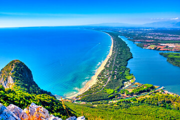 Lungomare e lago di Sabaudia