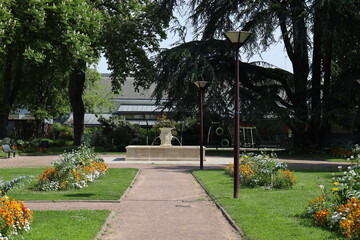 Wall Mural - Le jardin des Capucins, jardin du palais de justice, ville de Châteauroux, département de l'Indre, France