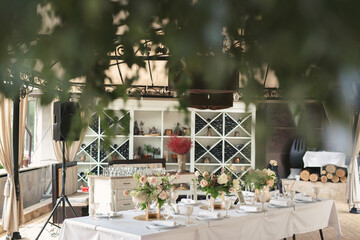 Wall Mural - Luxurious setting of the wedding banquet table.