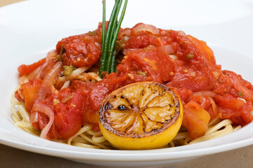 Wall Mural - Plate of appetizing linguine