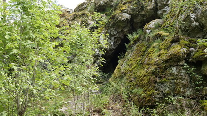 Am Eingang zur Schinderhanneshöhle