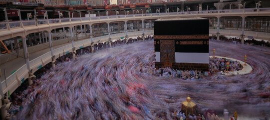  Muslim do their tawaf Kaaba in Masjid Al Haram at the latenight