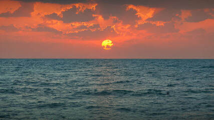 Wall Mural - beautiful romantic sunset as seascape background
