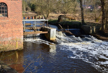 Sticker - Historische Mühle am Fluss Böhme im Frühling in der Stadt Walsrode, Niedersachsen