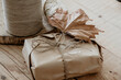 © Austockphoto - Present wrapping