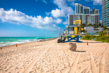 Wall Mural - Turquoise sand ocean beach and waterfront in Hollywood, Florida view