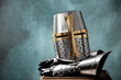 caballero templario armadura de feria renacentista en metal texturas y forma
