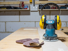 Cordless Battery Operated Orbital Sander With Ear Defenders
