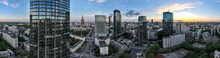 Centrum Warszawy, Widok Na Wieżowce I Biurowce, Zbliżenie Z Lotu Ptaka Z Drona, Zachód Słońca, Wiosna, Niebieskie Niebo