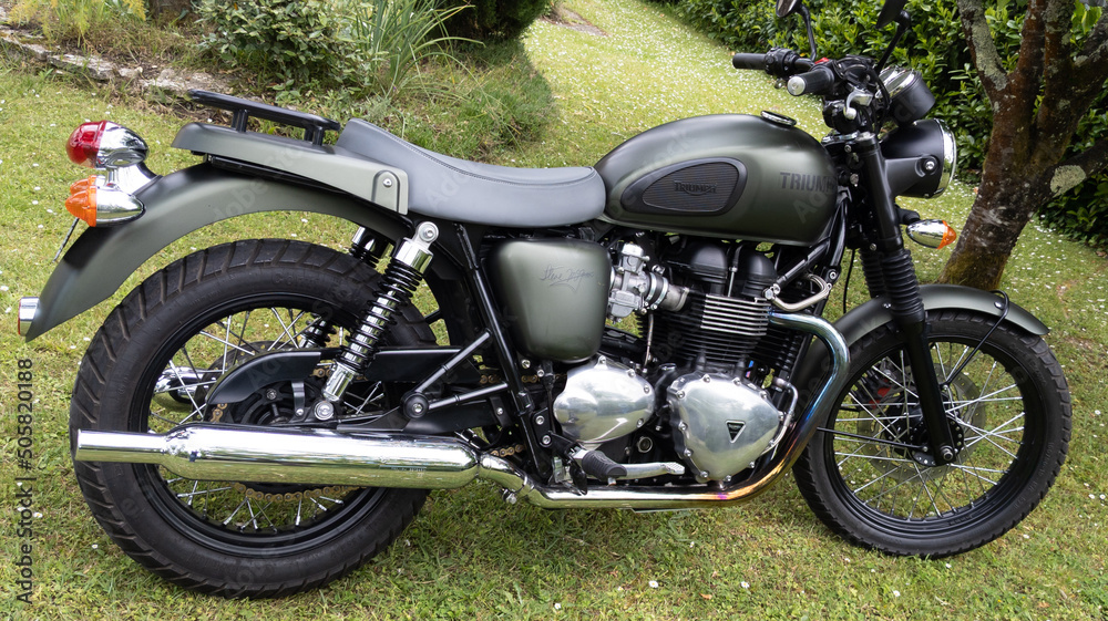 Triumph bonneville steve mcqueen on sale